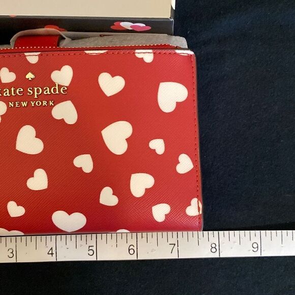 Kate Spade Women's Red Staci Heart Pop Printed Boxed Heart Pop Print Clutch NWT - Picture 8 of 13
